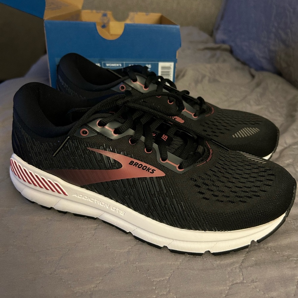 Brooks Addiction GTS 15 Shoe Women's 9 Black Ebony Mauve Medium width